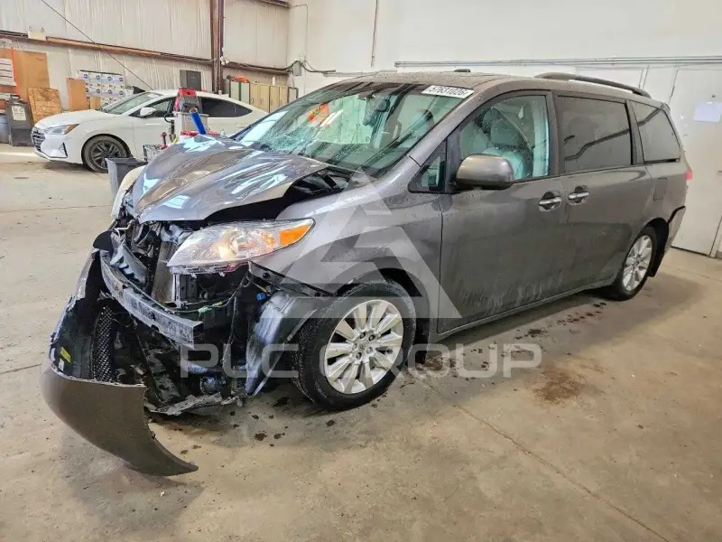 2011 Toyota SIENNA фото