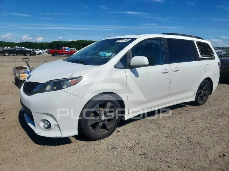 2011 Toyota SIENNA photo