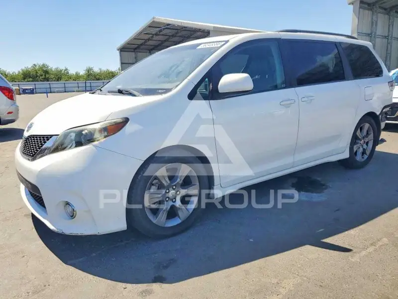 2011 Toyota SIENNA фото