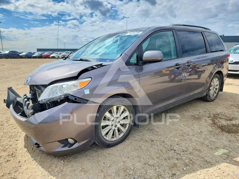 2011 Toyota SIENNA фото