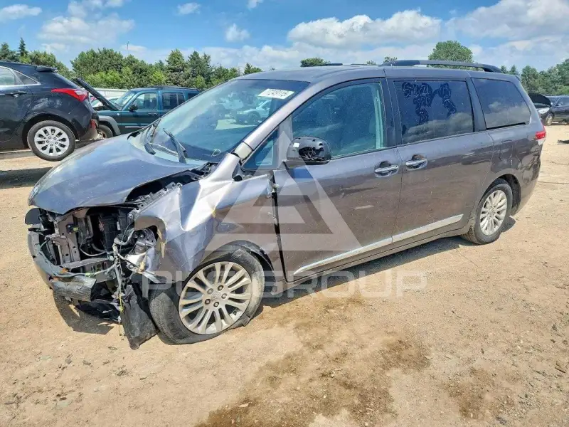 2011 Toyota SIENNA фото