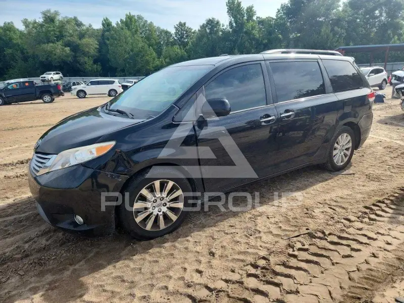 2011 Toyota SIENNA фото