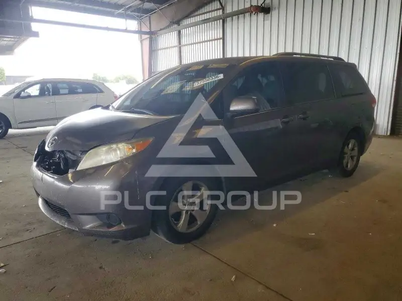 2011 Toyota SIENNA фото