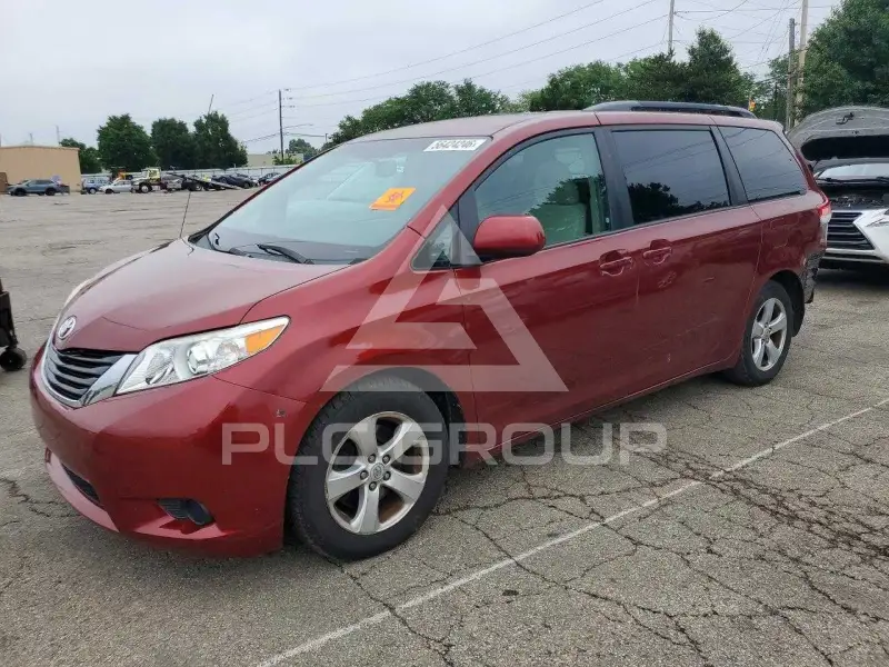 2011 Toyota SIENNA photo