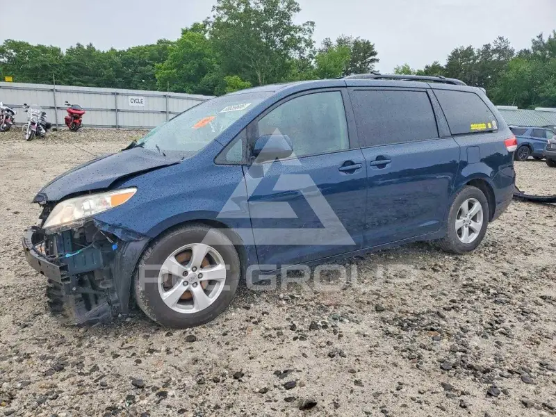 2011 Toyota SIENNA фото