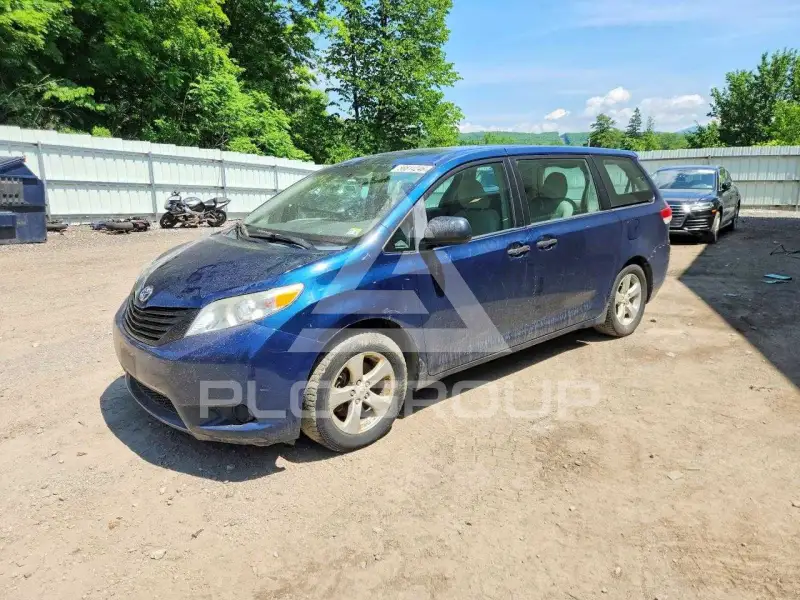2011 Toyota SIENNA фото