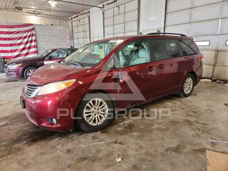 2011 Toyota SIENNA фото