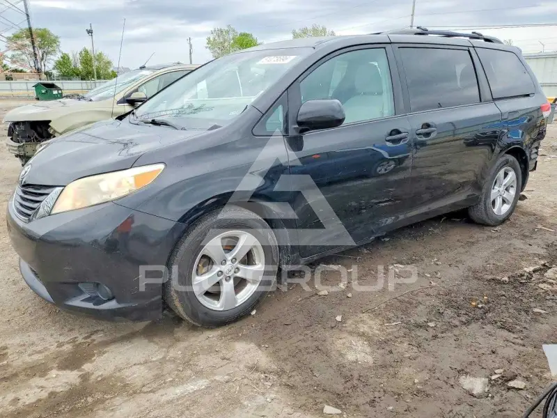 2011 Toyota SIENNA фото