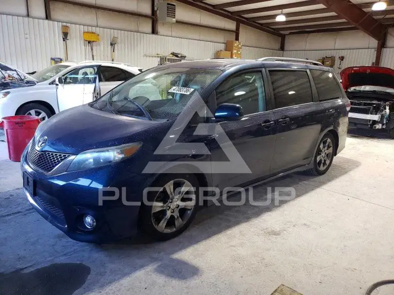 2011 Toyota SIENNA фото