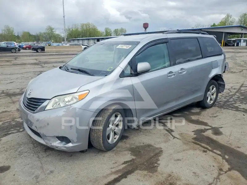 2011 Toyota SIENNA фото