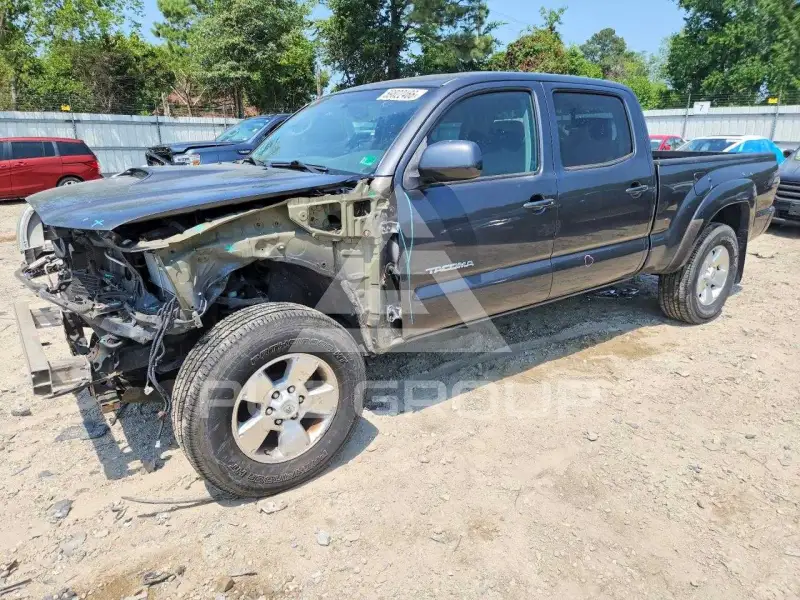 2011 Toyota TACOMA photo