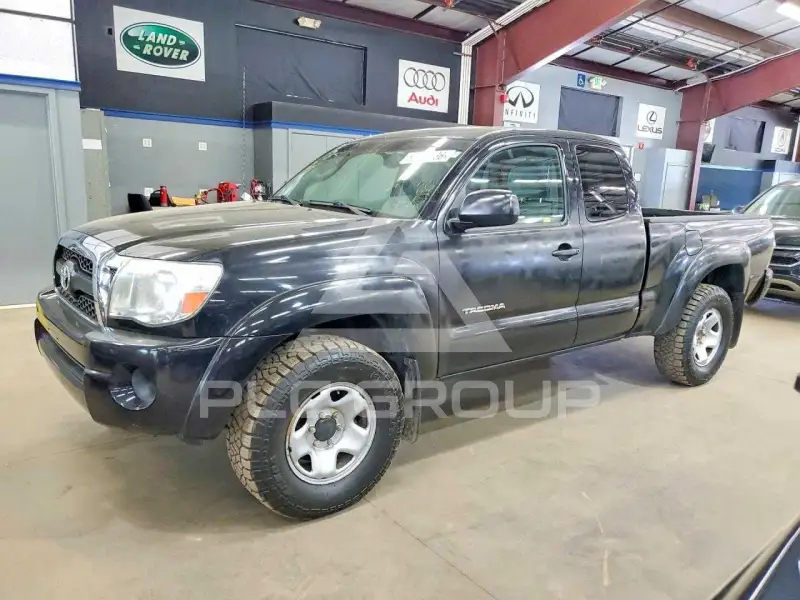2011 Toyota TACOMA photo
