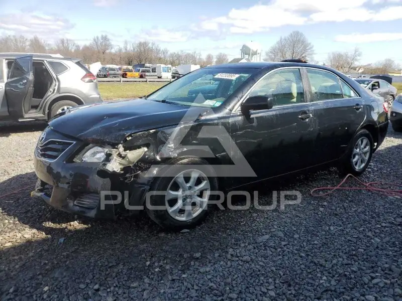 2011 Toyota CAMRY фото