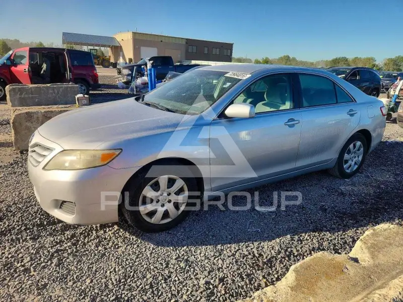 2011 Toyota CAMRY фото