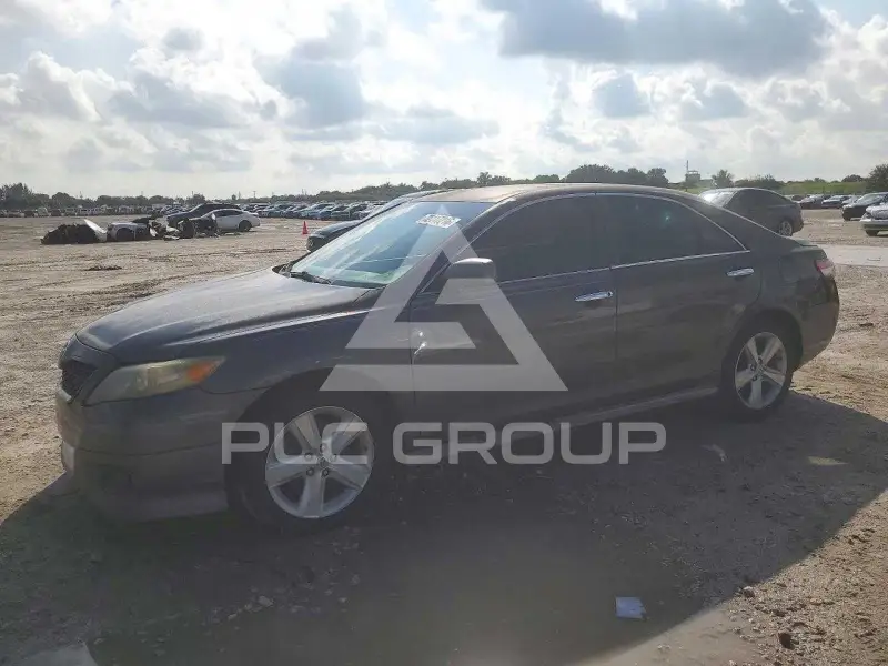 2011 Toyota CAMRY фото