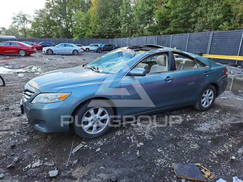 2011 Toyota CAMRY фото
