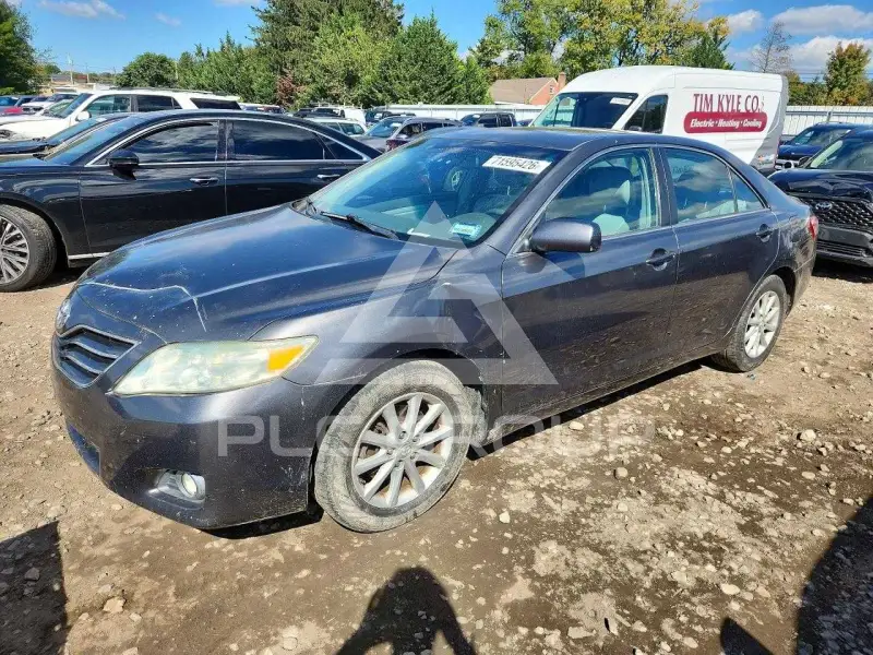 2011 Toyota CAMRY фото