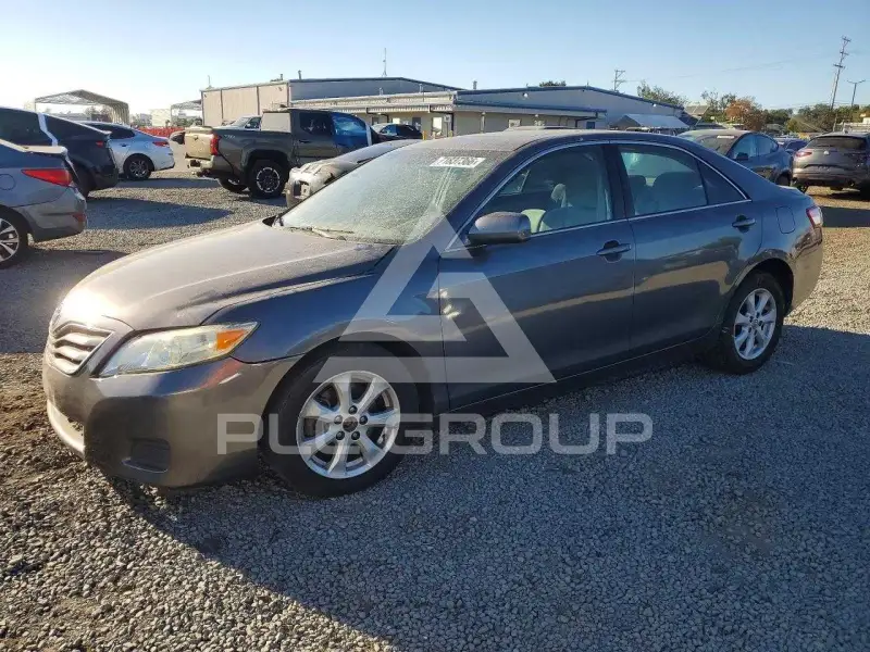 2011 Toyota CAMRY photo