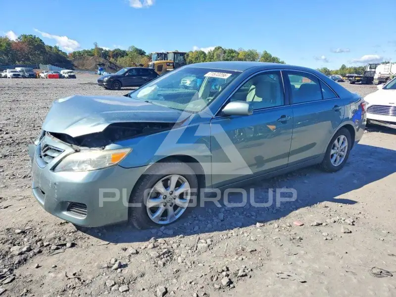 2011 Toyota CAMRY photo