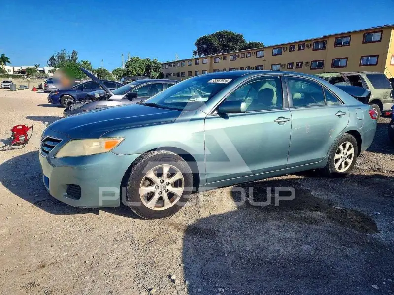 2011 Toyota CAMRY фото