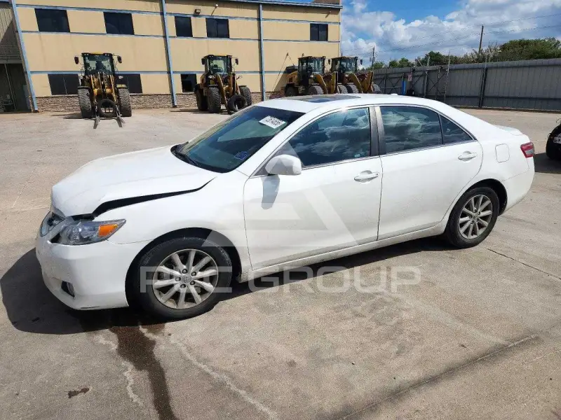 2011 Toyota CAMRY photo