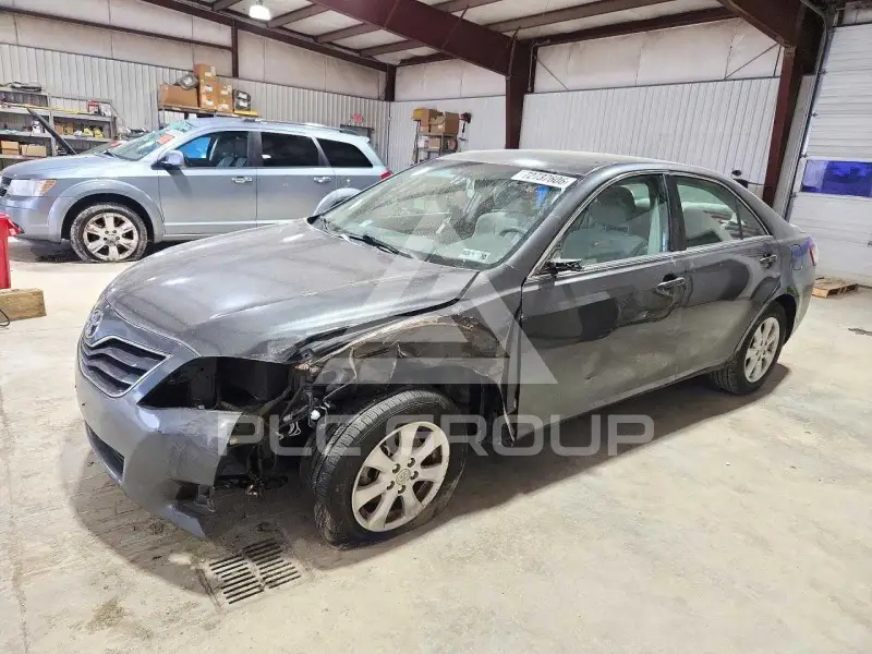 2011 Toyota CAMRY фото