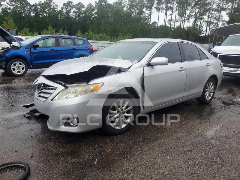 2011 Toyota CAMRY фото