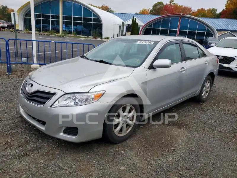2011 Toyota CAMRY фото