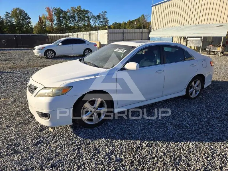 2011 Toyota CAMRY фото