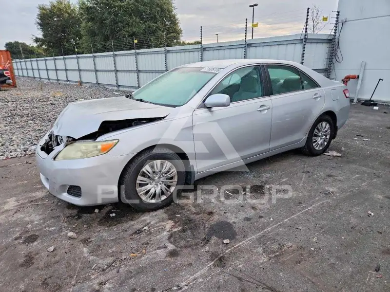 2011 Toyota CAMRY фото