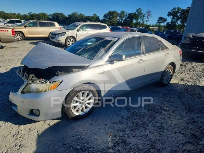 2011 Toyota CAMRY фото