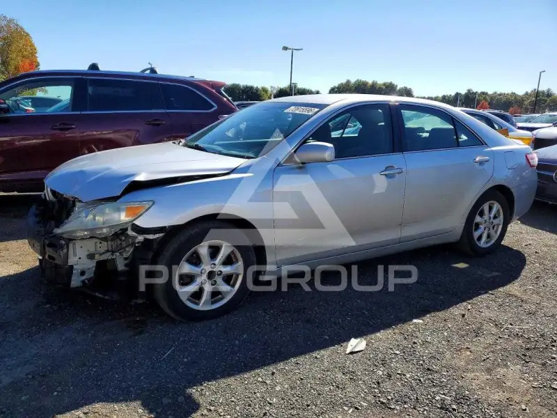 2011 Toyota CAMRY фото