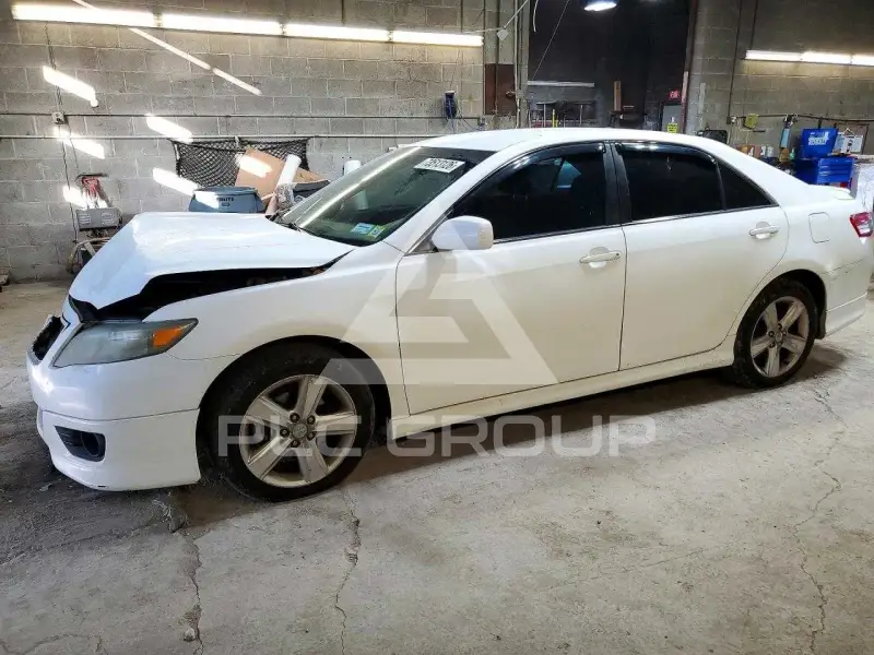 2011 Toyota CAMRY фото