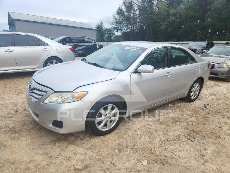 2011 Toyota CAMRY фото