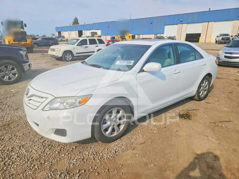 2011 Toyota CAMRY фото