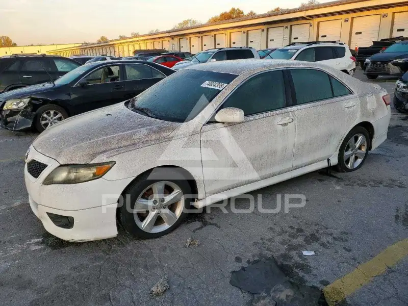 2011 Toyota CAMRY photo