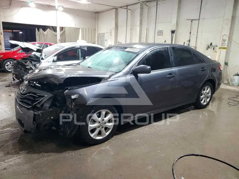 2011 Toyota CAMRY фото