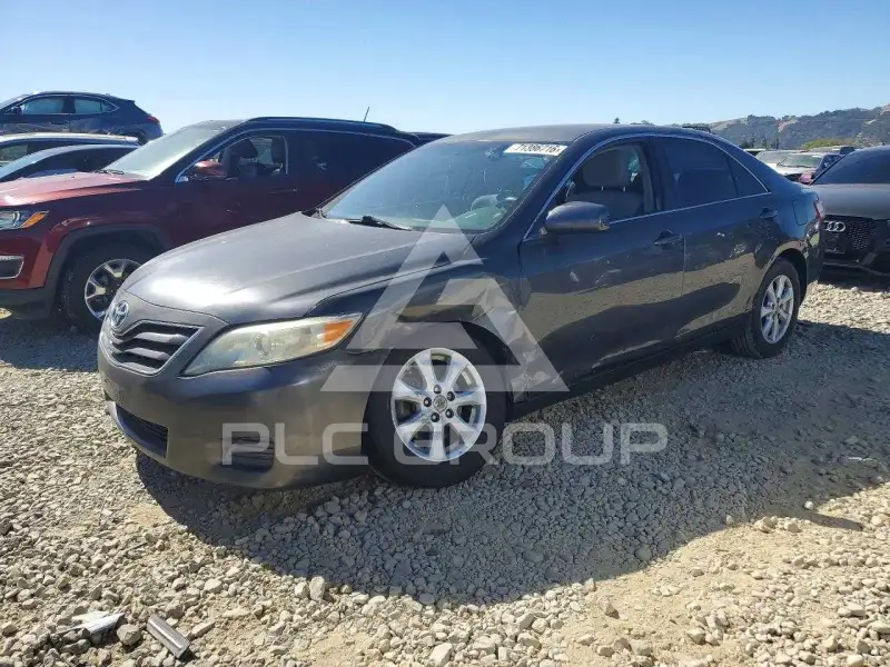 2011 Toyota CAMRY photo