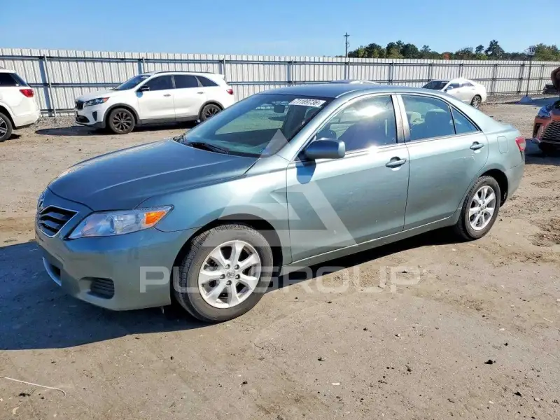 2011 Toyota CAMRY фото