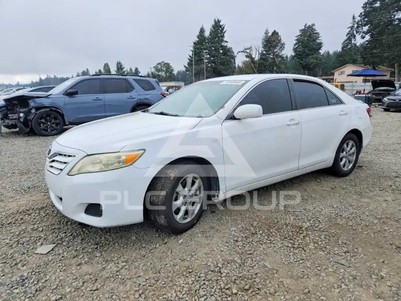 2011 Toyota CAMRY фото