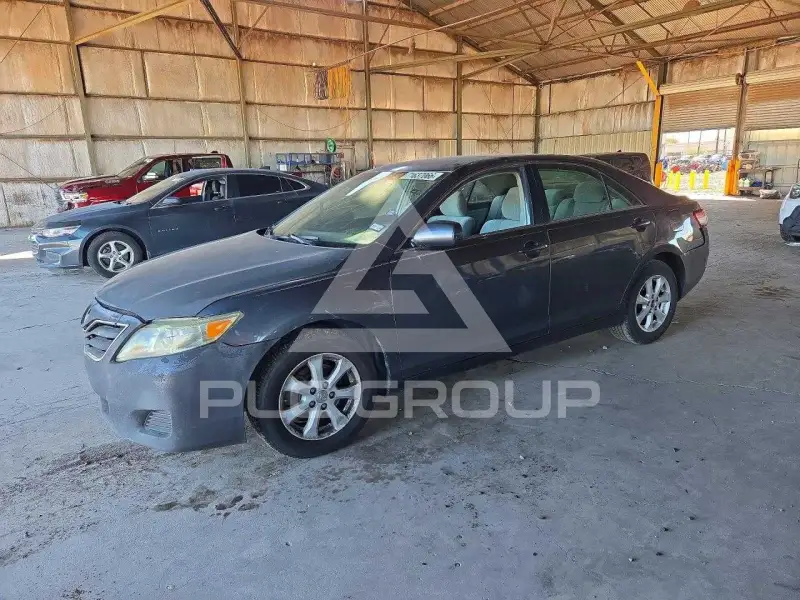 2011 Toyota CAMRY фото
