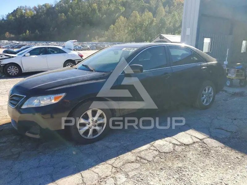 2011 Toyota CAMRY photo