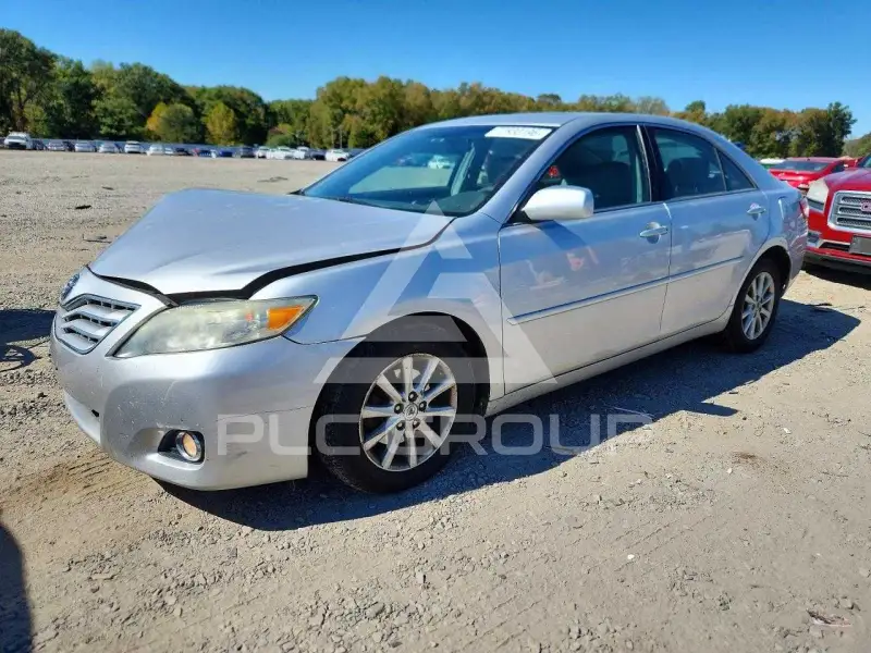 2011 Toyota CAMRY фото