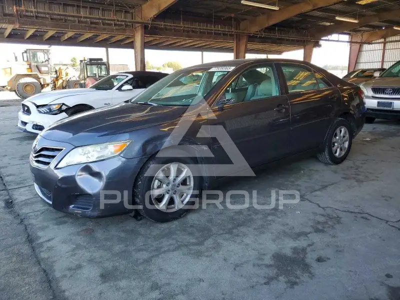 2011 Toyota CAMRY фото