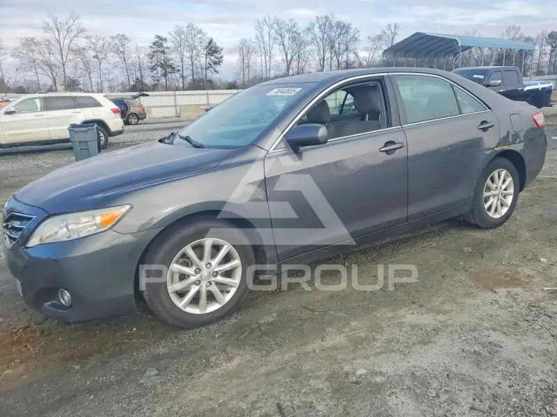 2011 Toyota CAMRY фото