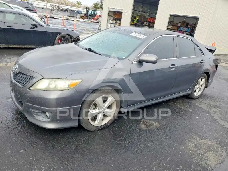 2011 Toyota CAMRY фото