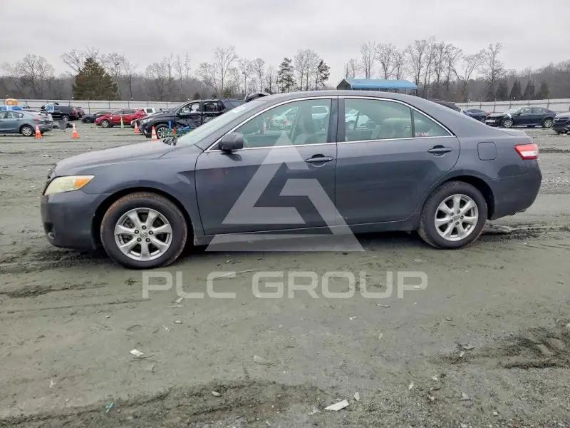 2011 Toyota CAMRY фото