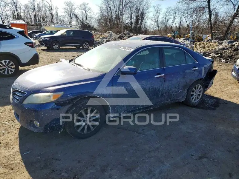 2011 Toyota CAMRY фото