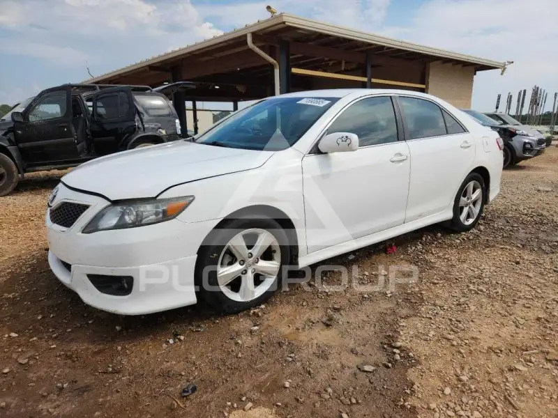 2011 Toyota CAMRY photo