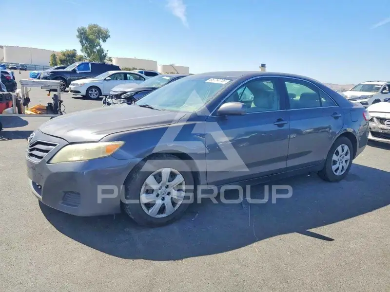 2011 Toyota CAMRY фото
